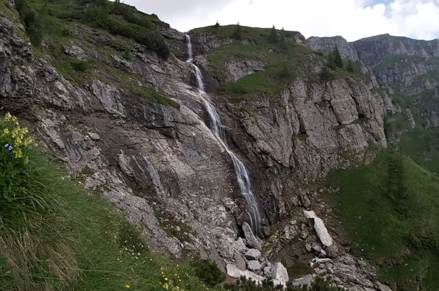 cascada caraiman