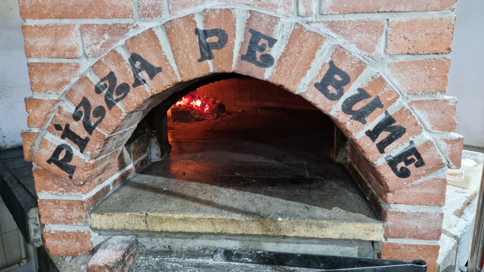cuptor pizza pe bune